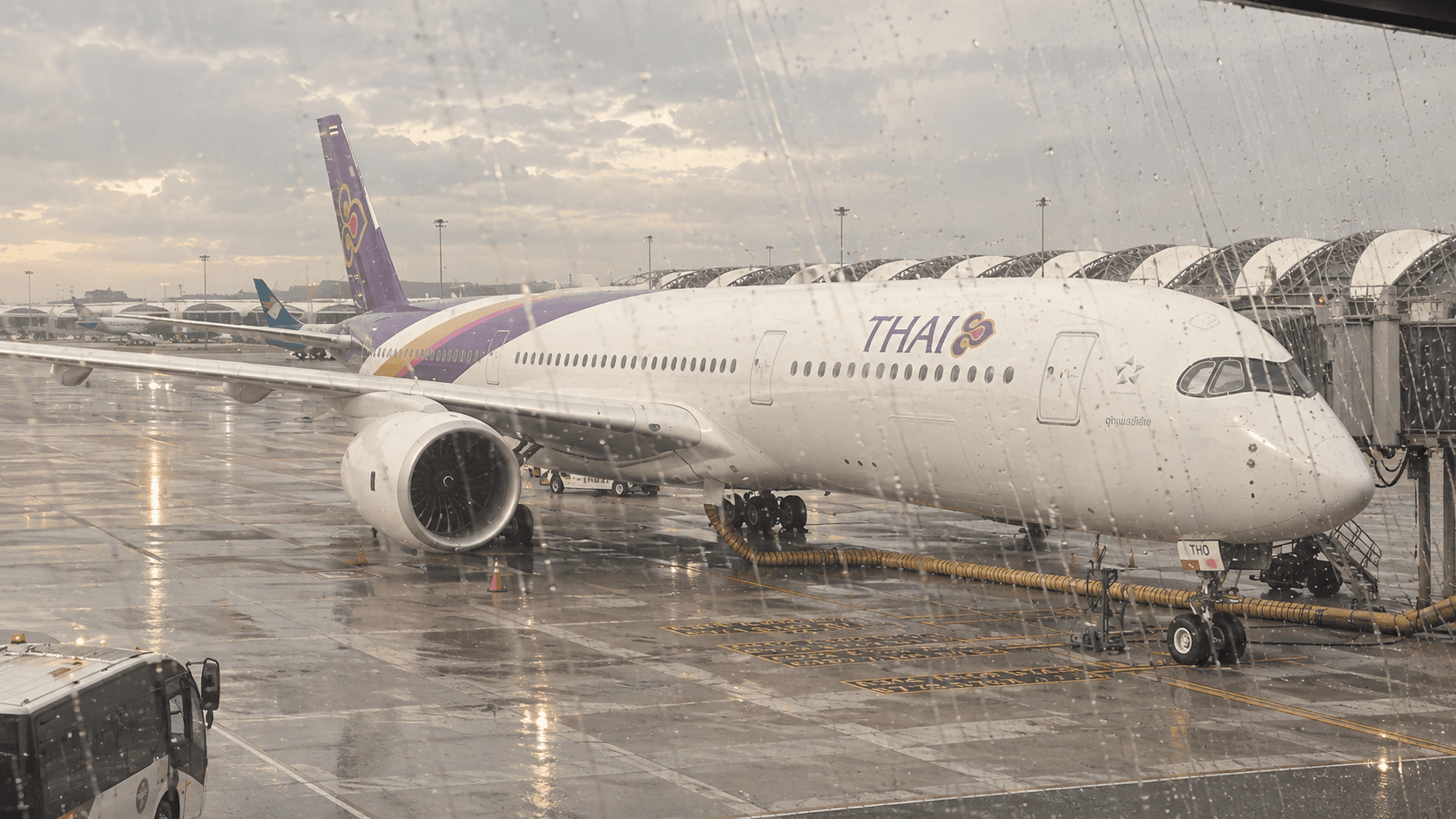 thailand-airport-after-flood-rain
