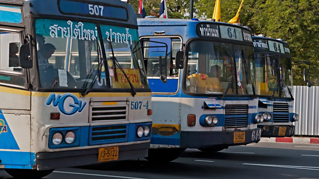 Ekkamai bus station